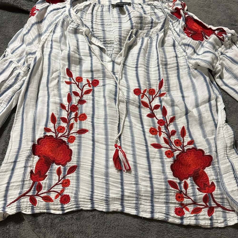 Woman’s shirt. Size XL